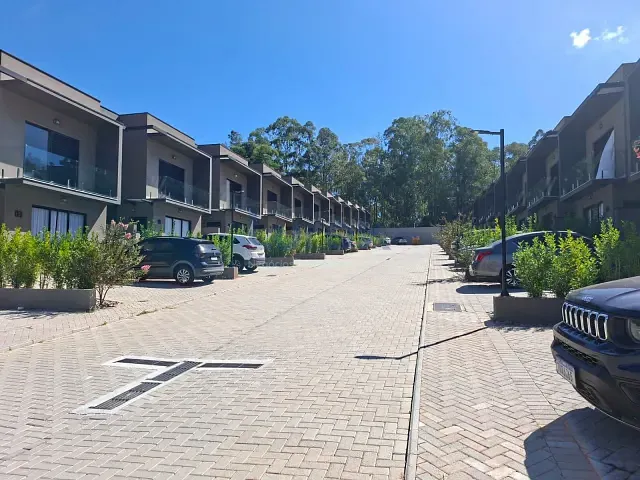 Casa com 168m² 3 quartos e 4 banheiros, à venda, no bairro Chácaras Silvania em Valinhos