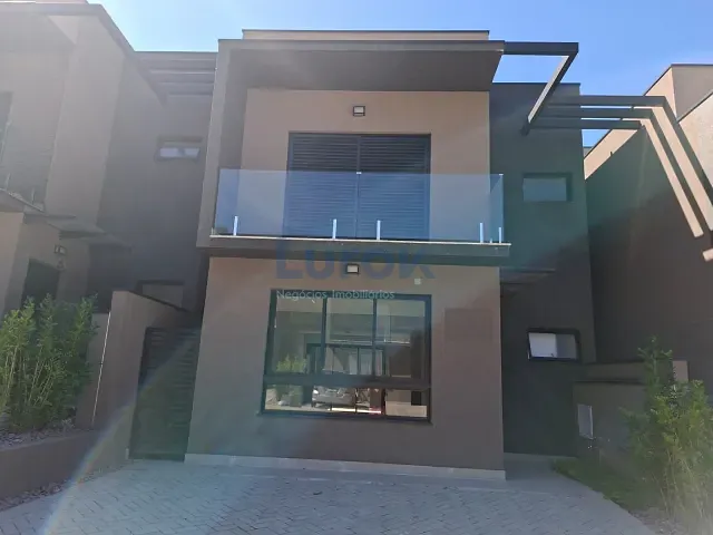 Casa com 168m² 3 quartos e 4 banheiros, à venda, no bairro Chácaras Silvania em Valinhos