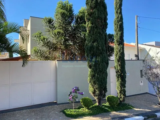 Casa com 300m² 3 quartos e 4 banheiros, à venda, no bairro Jardim Paiquerê em Valinhos