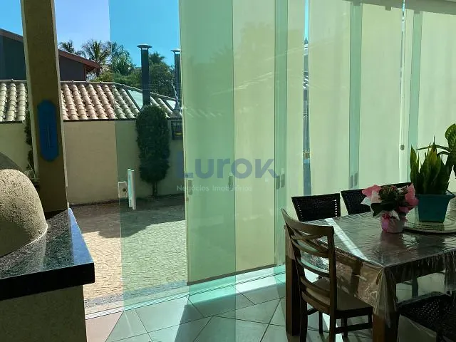 Casa com 300m² 3 quartos e 4 banheiros, à venda, no bairro Jardim Paiquerê em Valinhos