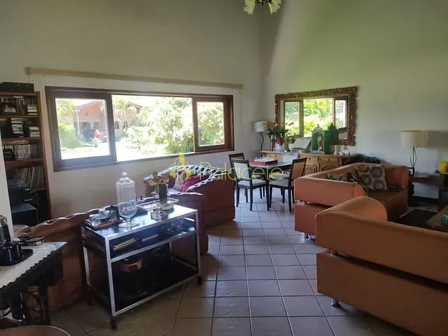 Casa com 1250m² 3 quartos e 4 banheiros, à venda, no bairro Centro em Tremembé