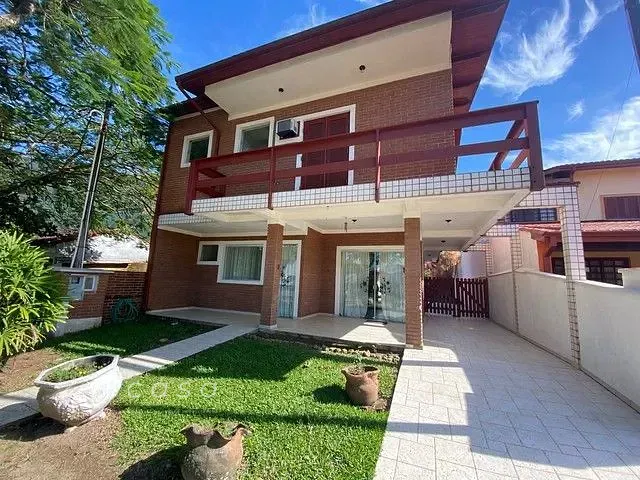 Casa com 360m² 4 quartos e 4 banheiros, à venda, no bairro Lagoinha em Ubatuba