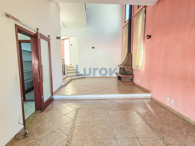 Casa com 360m² 4 quartos e 6 banheiros, à venda ou para alugar, no bairro Santa Cruz em Valinhos