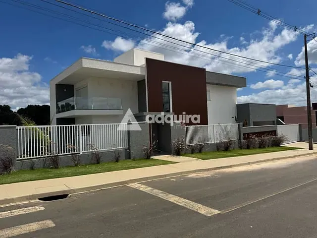 Casa com 420m² 3 quartos e 4 banheiros, à venda, no bairro Castroville em Castro
