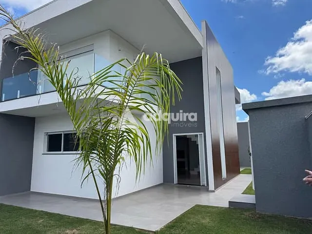 Casa com 420m² 3 quartos e 4 banheiros, à venda, no bairro Castroville em Castro