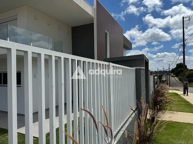 Casa com 420m² 3 quartos e 4 banheiros, à venda, no bairro Castroville em Castro