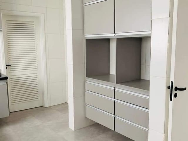 Casa com 360m² 4 quartos e 6 banheiros, à venda ou para alugar, no bairro Alphaville em Santana de Parnaíba