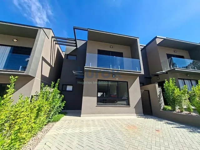Casa com 203m² 3 quartos e 4 banheiros, para alugar, no bairro Chácaras Silvania em Valinhos