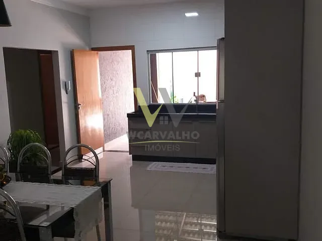 Casa com 300m² 3 quartos e 3 banheiros, à venda, no bairro Vale do Sol em Anápolis