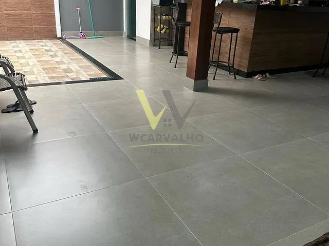 Casa com 300m² 3 quartos e 3 banheiros, à venda, no bairro Vale do Sol em Anápolis