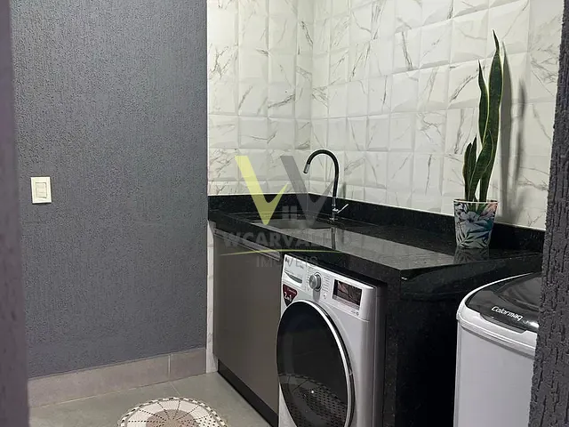 Casa com 300m² 3 quartos e 3 banheiros, à venda, no bairro Vale do Sol em Anápolis