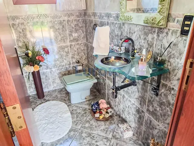 Casa com 2408m² 4 quartos e 5 banheiros, à venda, no bairro Dois Córregos em Valinhos
