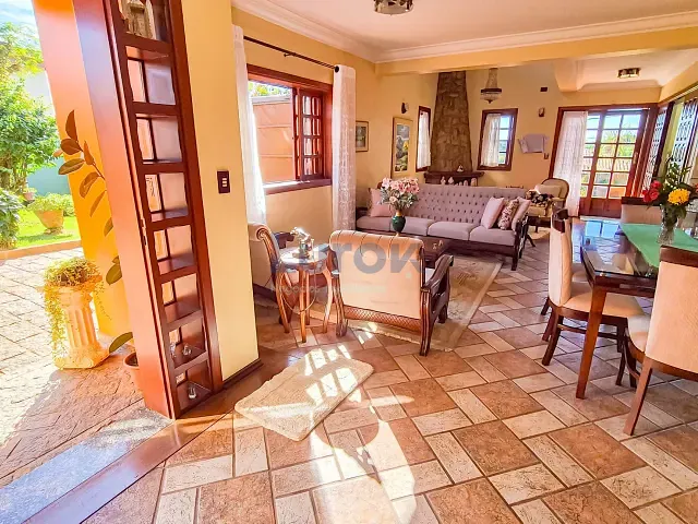Casa com 2408m² 4 quartos e 5 banheiros, à venda, no bairro Dois Córregos em Valinhos