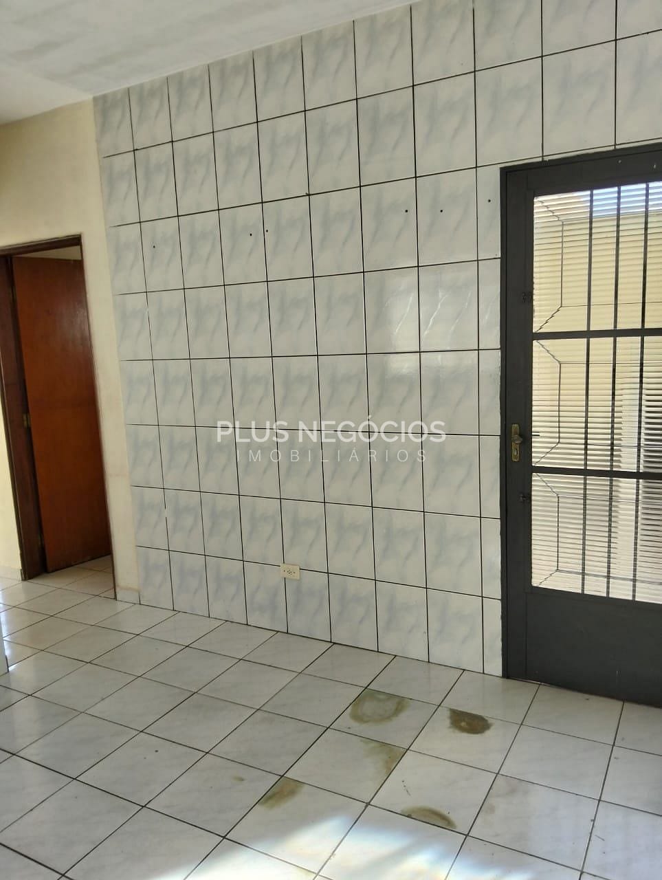 Casa para alugar com 2 quartos, 46m² - Foto 14