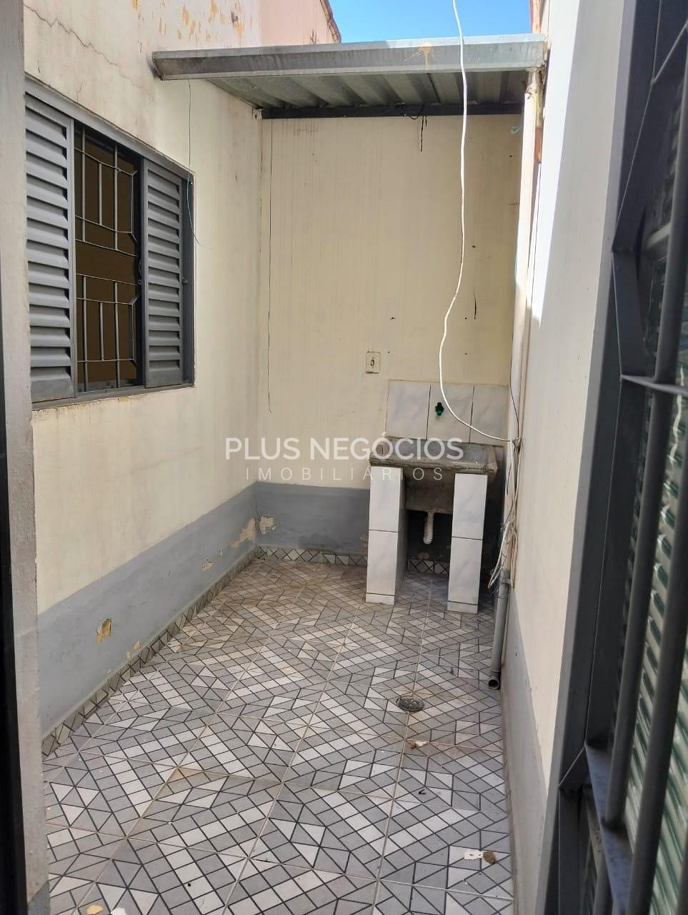 Casa para alugar com 2 quartos, 46m² - Foto 11