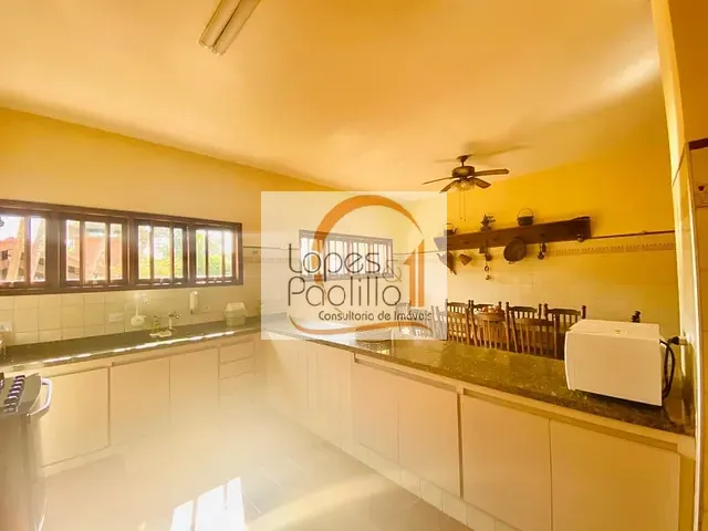Casa com 3226m² 4 quartos e 4 banheiros, à venda, no bairro Loanda em Atibaia