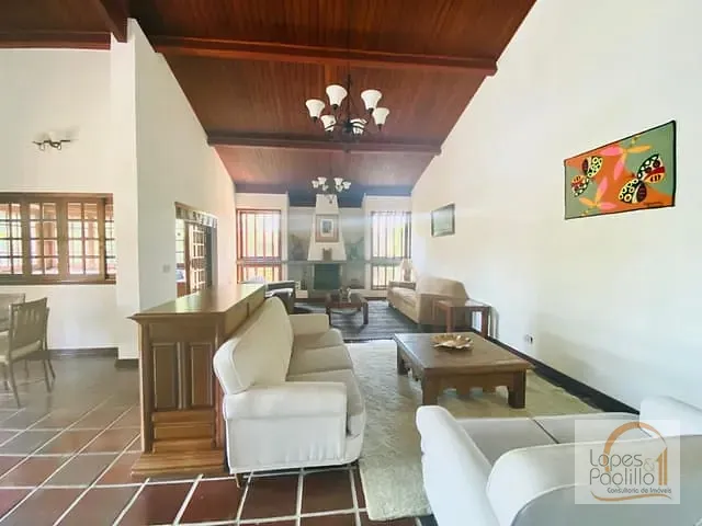 Casa com 3226m² 4 quartos e 4 banheiros, à venda, no bairro Loanda em Atibaia