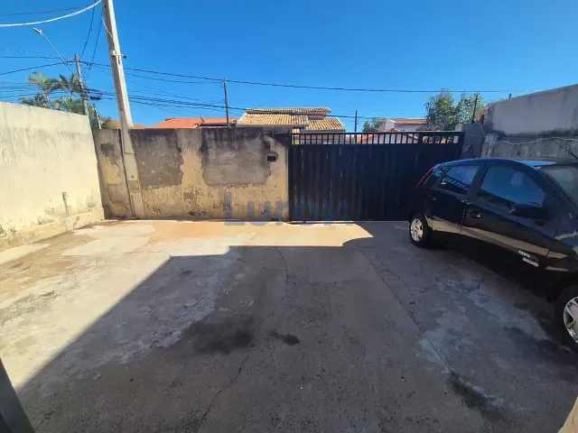 Casa com 190m² 3 quartos e 2 banheiros, à venda, no bairro São Marcos em Valinhos