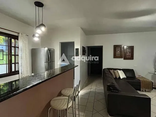 Casa com 596m² 2 quartos e 2 banheiros, à venda, no bairro Oficinas em Ponta Grossa