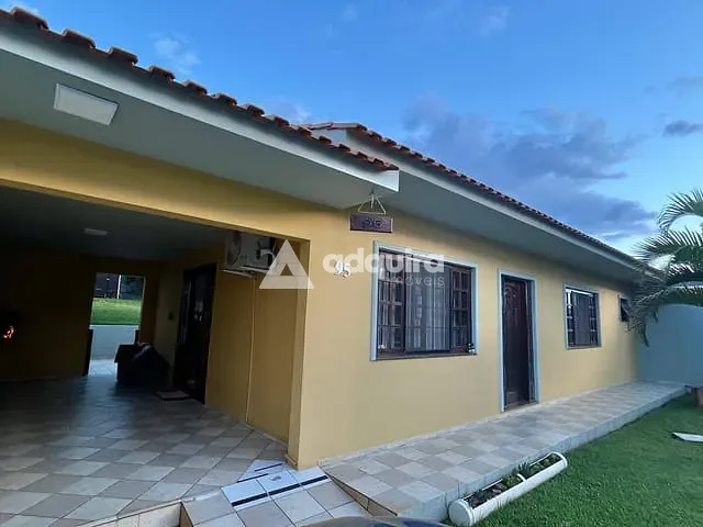 Casa com 596m² 2 quartos e 2 banheiros, à venda, no bairro Oficinas em Ponta Grossa