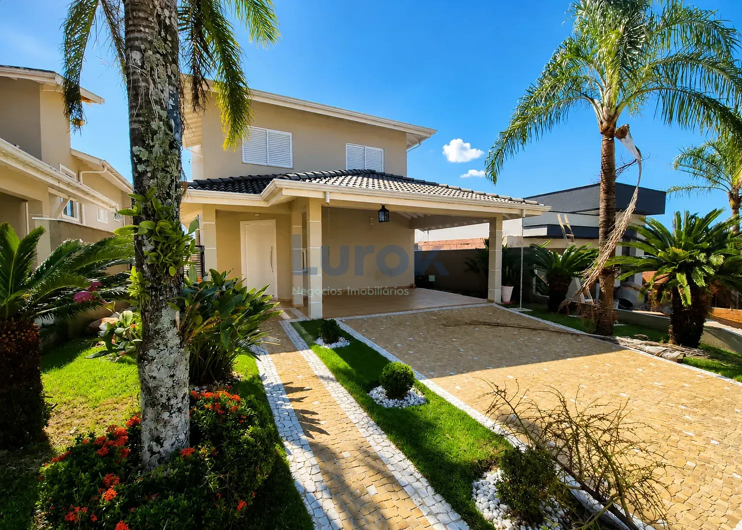 Casa, 3 quartos, 234 m² - Foto 1