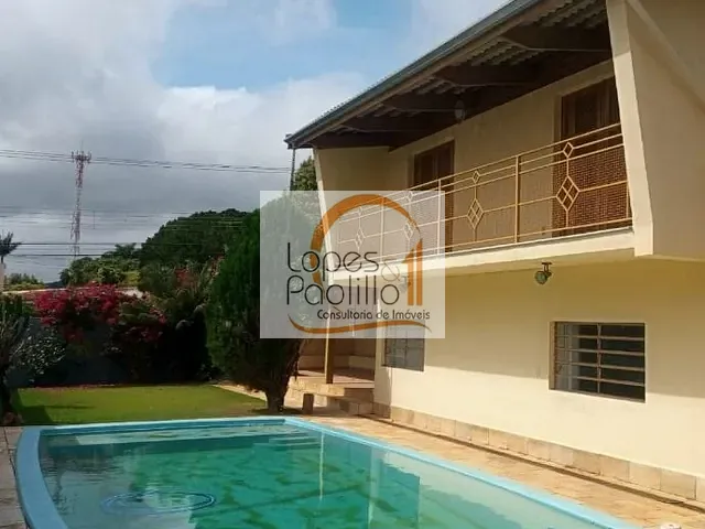 Casa com 591m² 3 quartos e 3 banheiros, à venda, no bairro Vila Santista em Atibaia
