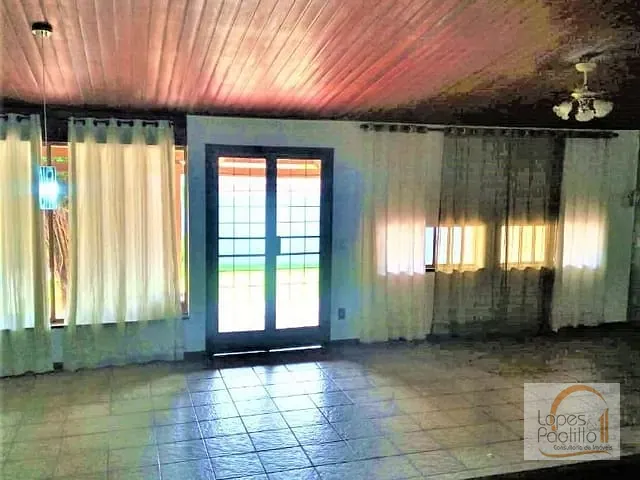 Casa com 591m² 3 quartos e 3 banheiros, à venda, no bairro Vila Santista em Atibaia