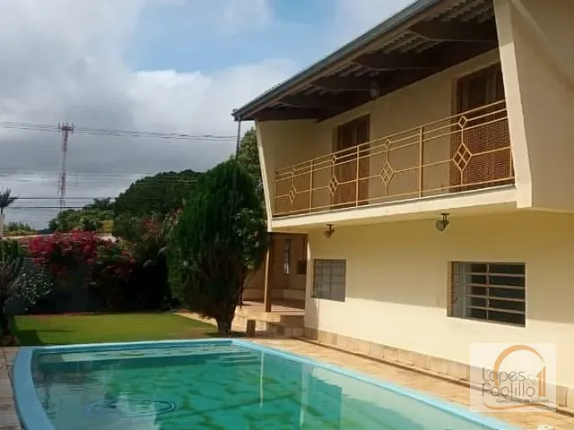 Casa com 591m² 3 quartos e 3 banheiros, à venda, no bairro Vila Santista em Atibaia