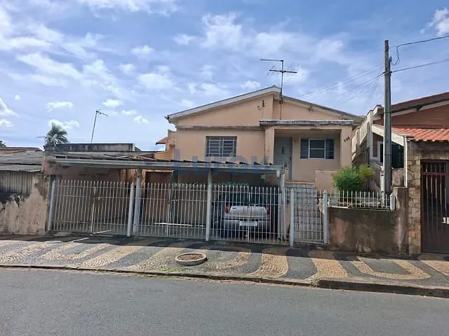 Casa com 330m² 2 quartos e 1 banheiro, à venda, no bairro Jardim Santo Antônio em Valinhos