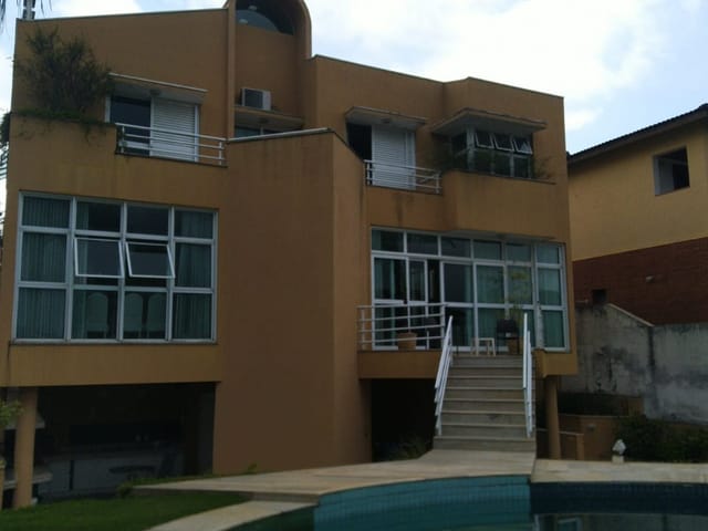 Casa com 620m² 4 quartos e 5 banheiros, à venda, no bairro Tamboré em Santana de Parnaíba