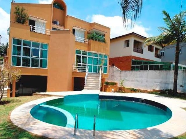 Casa com 620m² 4 quartos e 5 banheiros, à venda, no bairro Tamboré em Santana de Parnaíba