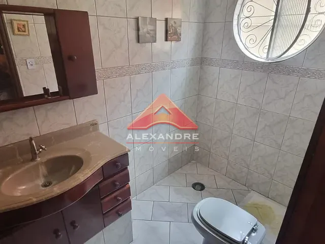 Casa com 250m² 3 quartos e 3 banheiros, à venda, no bairro Vila Industrial em São José dos Campos