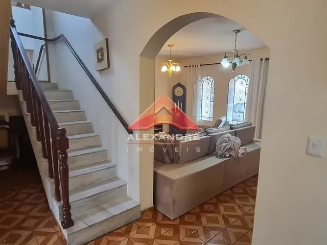 Casa com 250m² 3 quartos e 3 banheiros, à venda, no bairro Vila Industrial em São José dos Campos