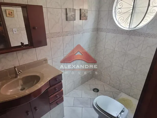 Casa com 250m² 3 quartos e 3 banheiros, à venda, no bairro Vila Industrial em São José dos Campos