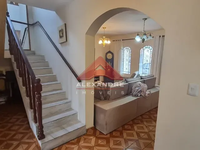 Casa com 250m² 3 quartos e 3 banheiros, à venda, no bairro Vila Industrial em São José dos Campos