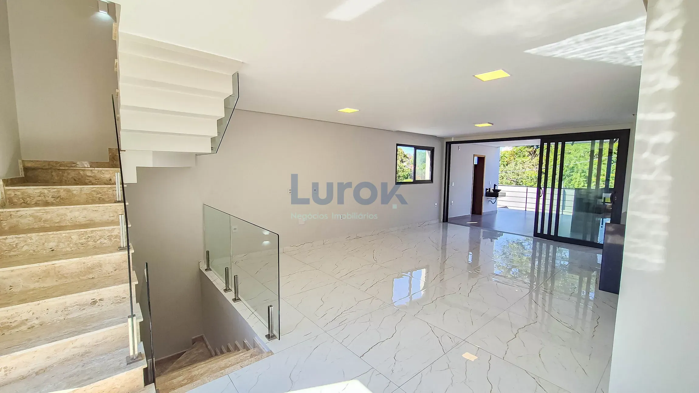 Casa, 3 quartos, 240 m² - Foto 2