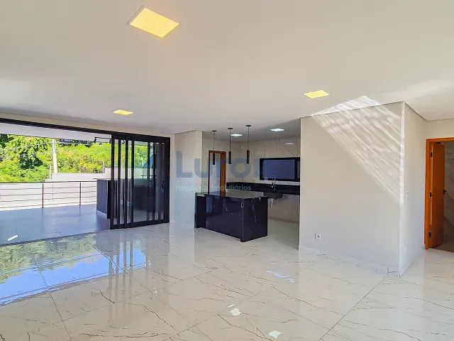 Casa com 420m² 3 quartos e 5 banheiros, à venda, no bairro Jardim São Marcos em Valinhos
