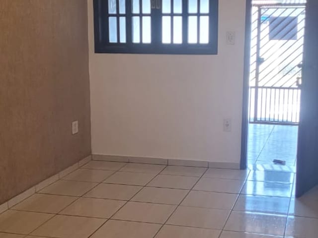 Casa com 171m² 2 quartos e 1 banheiro, à venda, no bairro Maria Áurea em Pindamonhangaba