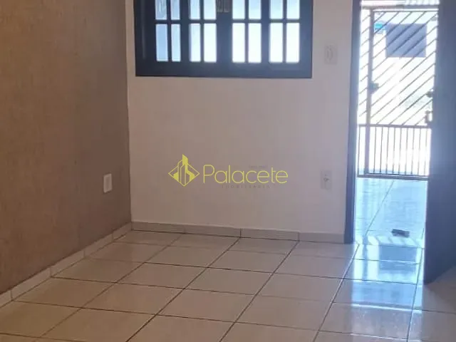 Casa com 171m² 2 quartos e 1 banheiro, à venda, no bairro Maria Áurea em Pindamonhangaba