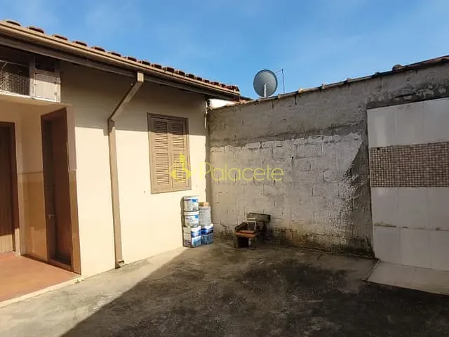 Casa com 171m² 2 quartos e 1 banheiro, à venda, no bairro Maria Áurea em Pindamonhangaba