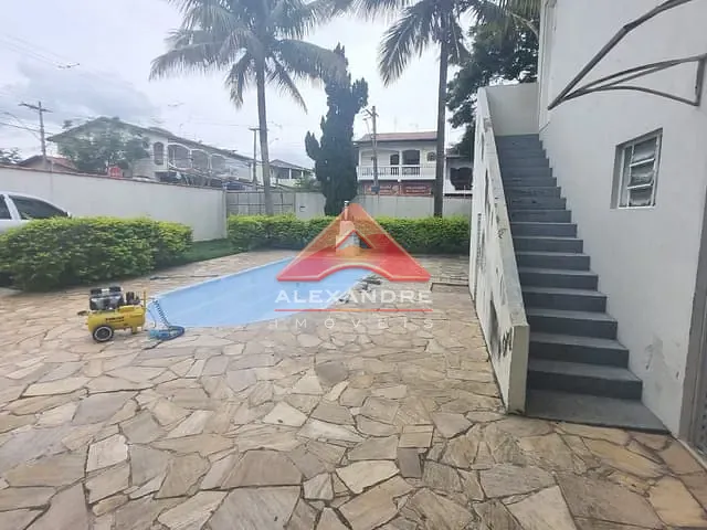 Casa com 375m² 5 quartos e 5 banheiros, à venda, no bairro Vila Tesouro em São José dos Campos