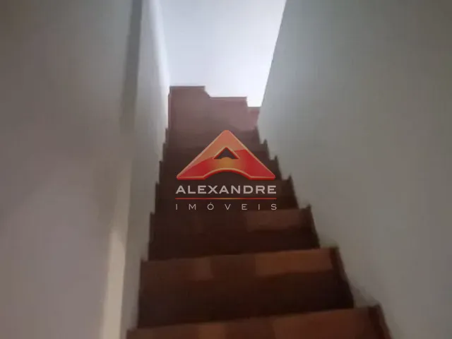 Casa com 375m² 5 quartos e 5 banheiros, à venda, no bairro Vila Tesouro em São José dos Campos