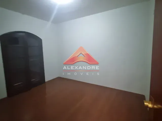 Casa com 375m² 5 quartos e 5 banheiros, à venda, no bairro Vila Tesouro em São José dos Campos