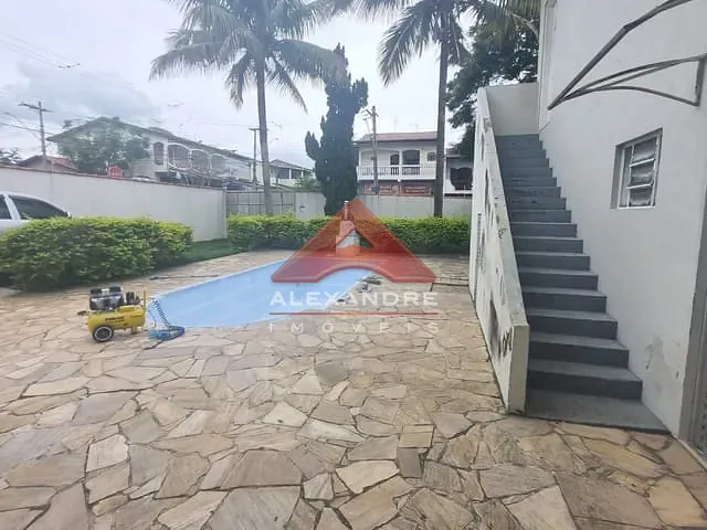 Casa com 375m² 5 quartos e 5 banheiros, à venda, no bairro Vila Tesouro em São José dos Campos
