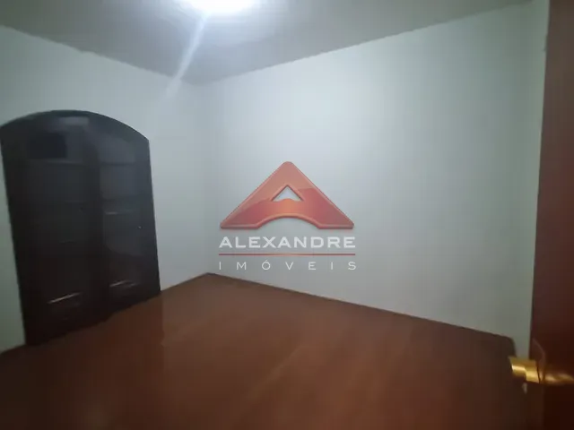 Casa com 375m² 5 quartos e 5 banheiros, à venda, no bairro Vila Tesouro em São José dos Campos