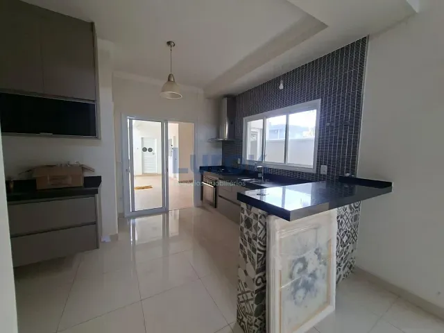 Casa com 336m² 3 quartos e 3 banheiros, à venda ou para alugar, no bairro Loteamento Residencial Santa Gertrudes em Valinhos