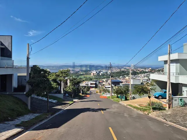 Casa com 300m² 3 quartos e 5 banheiros, à venda, no bairro Bosque dos Eucaliptos em Valinhos