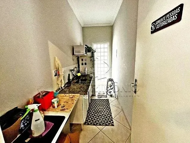 Casa com 300m² 4 quartos e 3 banheiros, à venda, no bairro Jardim Vergueiro em Sorocaba