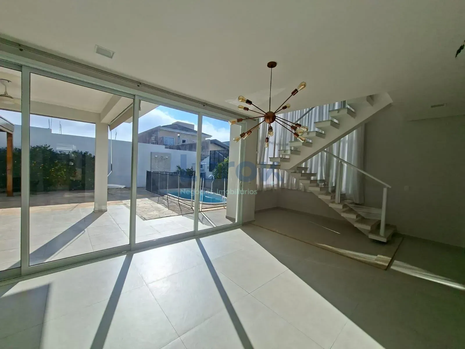 Casa, 3 quartos, 259 m² - Foto 2