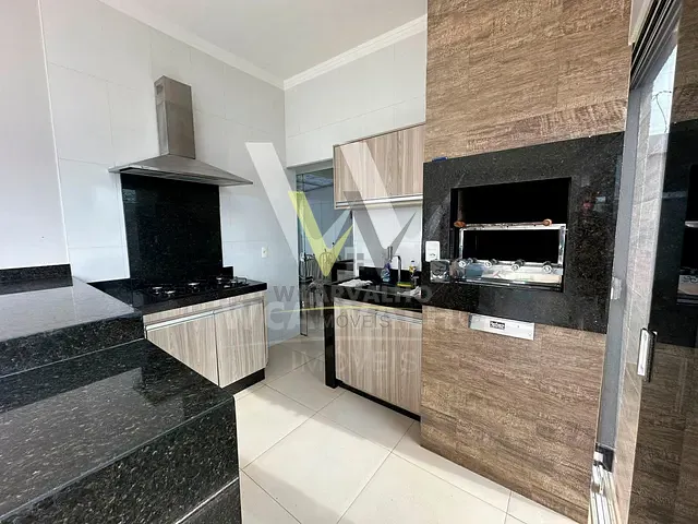 Casa com 300m² 3 quartos e 2 banheiros, à venda, no bairro Flor do Cerrado em Anápolis